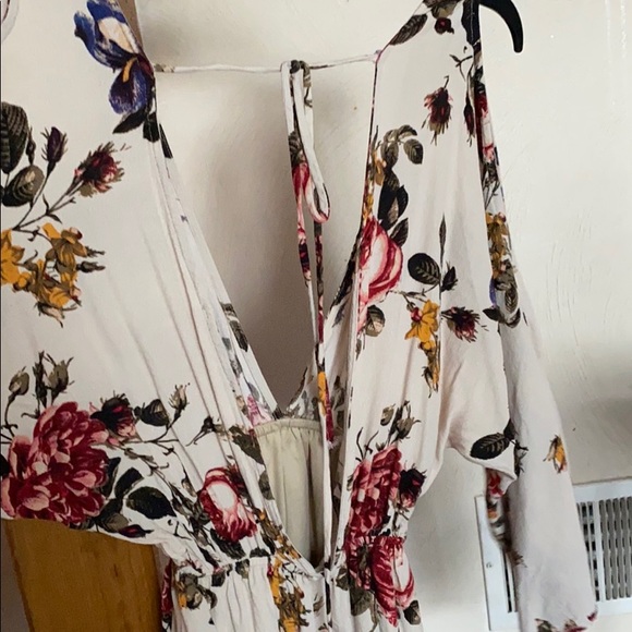 Flowery romper - Picture 4 of 5